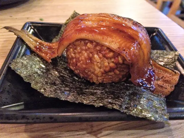 蒲燒鰻魚飯團