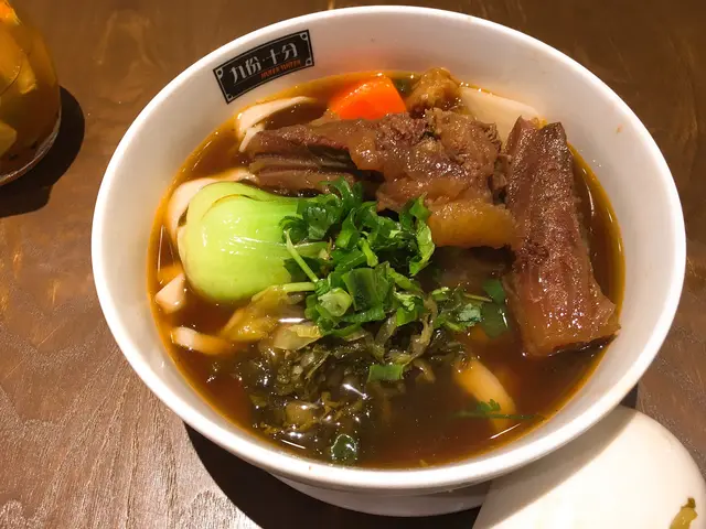 紅燒牛肉麵(紅)(粗麵)