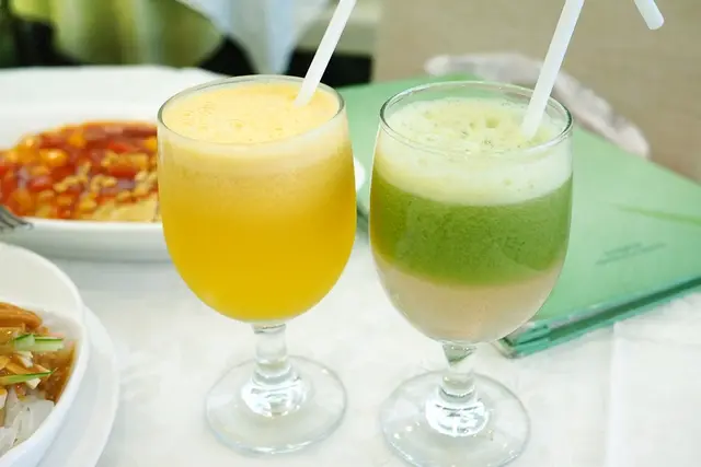 雪梨橙汁、青瓜蘋果汁