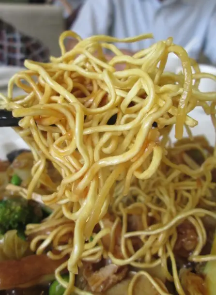 麵條金黃香脆,   乾身而不油淋