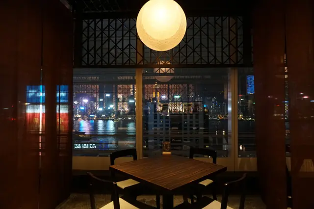 正前方是主餐廳區域,走小而美的路線