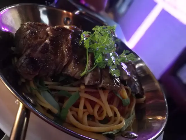 燒美國牛肉眼配茄汁扁意粉