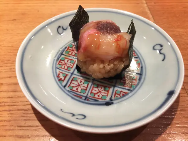 蝦 (海老 エビの卵入り)