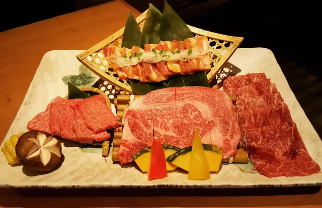 和牛赤身肉($150)、特選日本產和牛肉眼($550)、特選日本產和牛牛排肉($320)、熊本厚切豚腩肉($180)