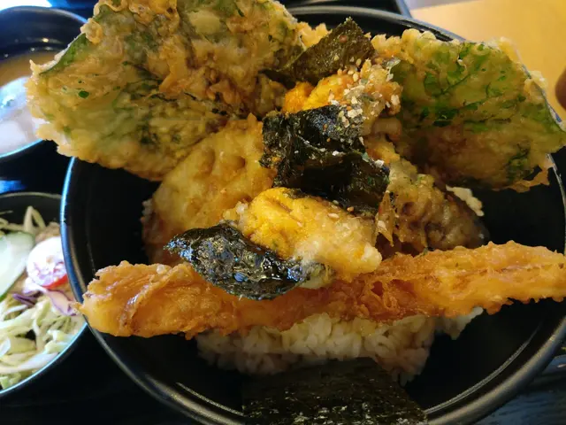 海膽丼