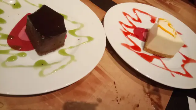 朱古力慕絲、荔枝蛋糕