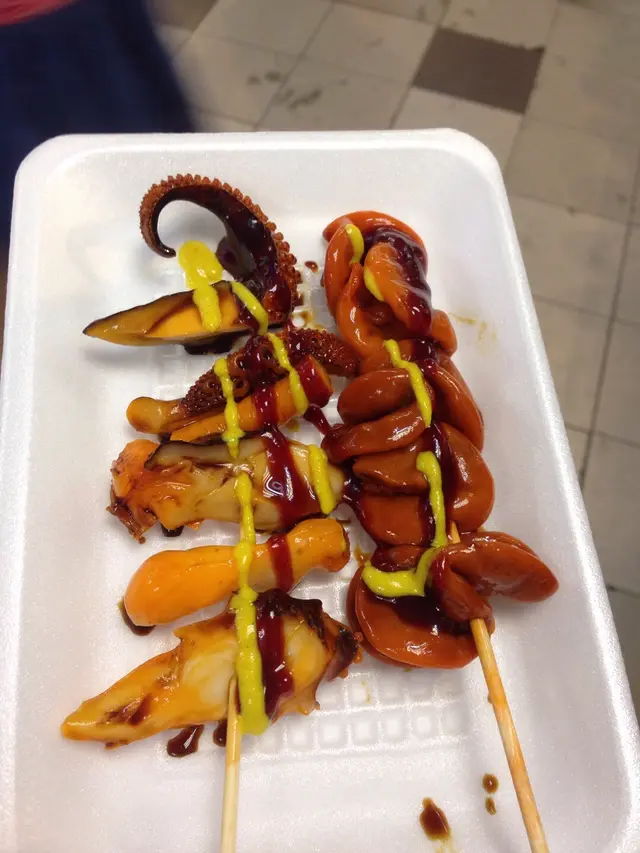 八爪魚及生腸串