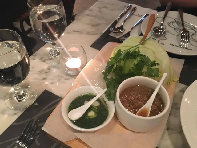 秘製辣肉醬手包粉卷