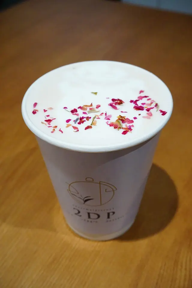 鮮奶玫瑰白茶Latte