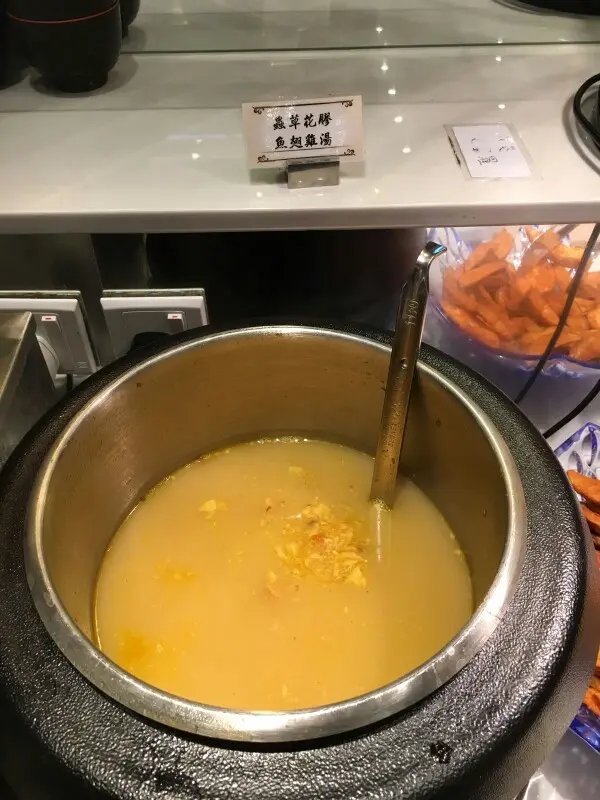 蟲草花膠魚翅雞湯