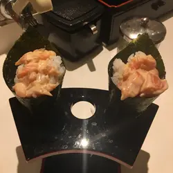 辣味三文鱼手卷