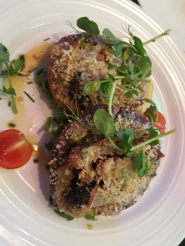 酥焗芝士菠菜釀大蘑菇