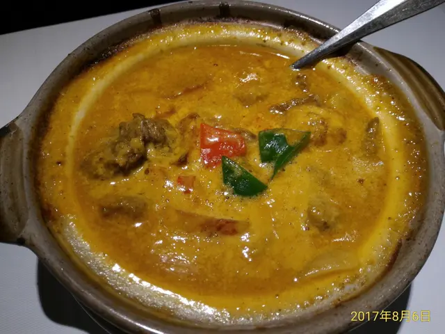 他食辣嘅我以為好辣原來一啲都唔辣反而仲好香配埋蒜蓉包簡直絕配