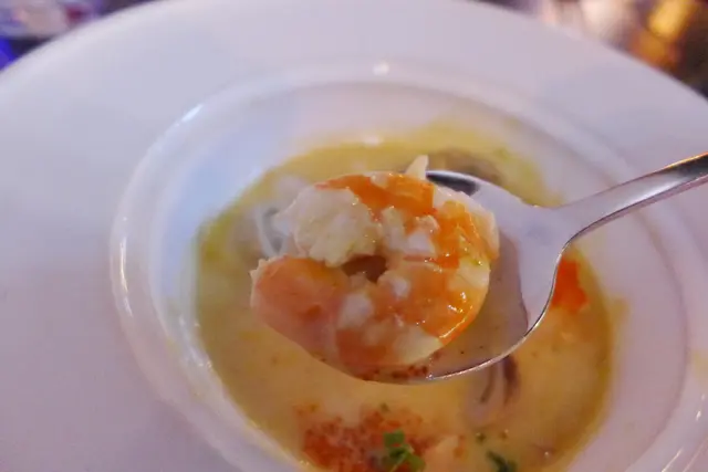 忌廉鮑魚冬陰海鮮湯