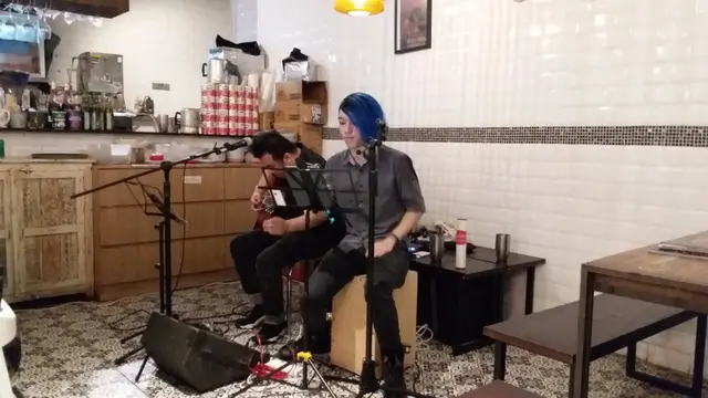 年輕樂隊 (每周四晚, 7:30-9:30 唱LIVE, 仲可以點唱環節)!