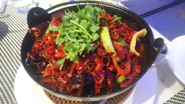 鐵窩上的水煮魚