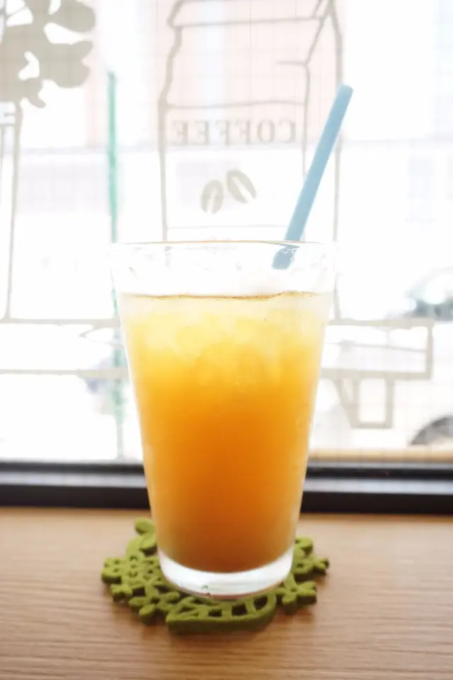 柚子的清甜與綠茶的甘澀十分諧協