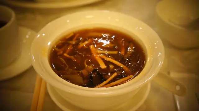 竹笙火腿絲魚翅盅