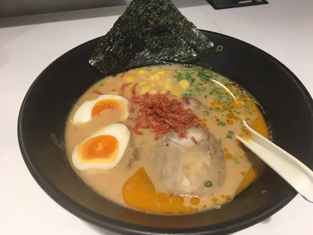 蝦味噌豚骨湯麵