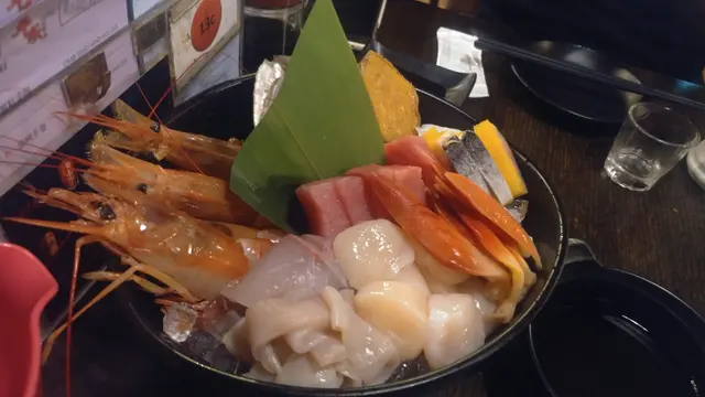 刺身係新鮮，不過嚟得唔齊