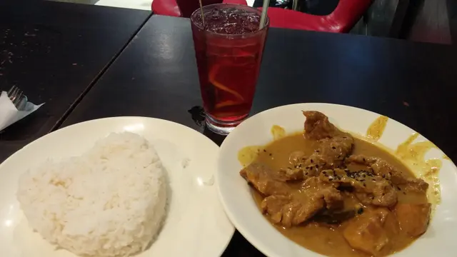 印尼咖哩牛腩飯