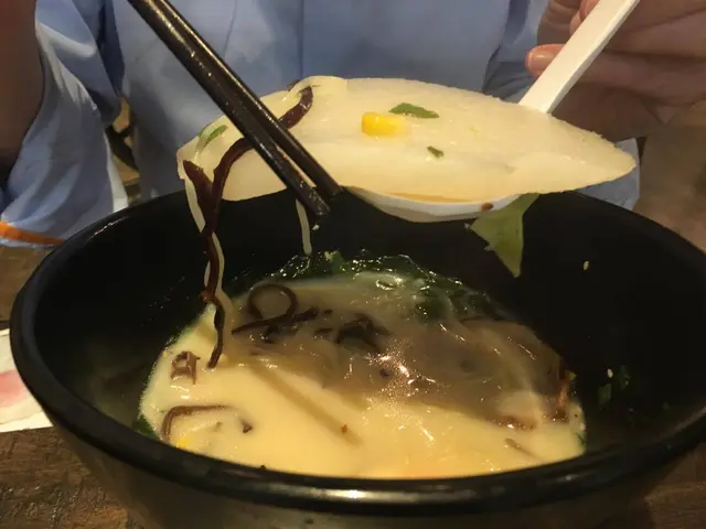 怎麼有這麼大的白蘿蔔? 肉都沒這麼大......感覺好像吃素