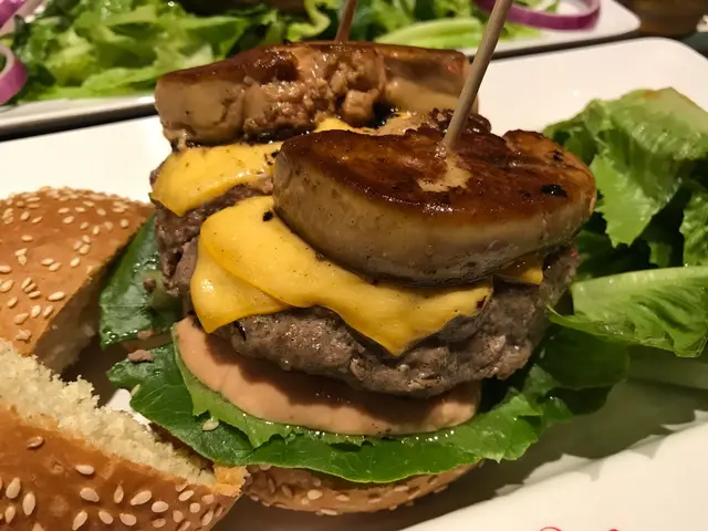 雙鵝肝牛肉漢堡