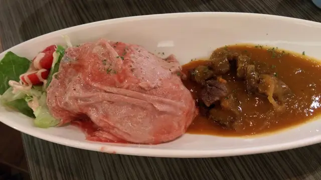 北海道牛乳紅菜頭蛋包飯配牛柳粒（日式咖喱汁）