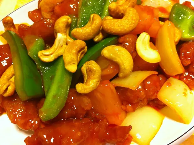 腰果山渣咕嚕肉