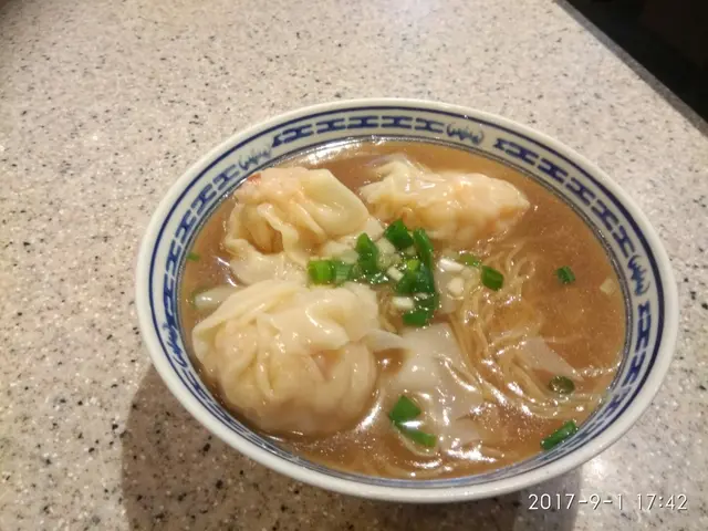 細細碗雲吞麵但質素超班