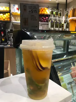 Lychee Oolong Tea 荔枝烏龍茶配薄荷葉及蘋果