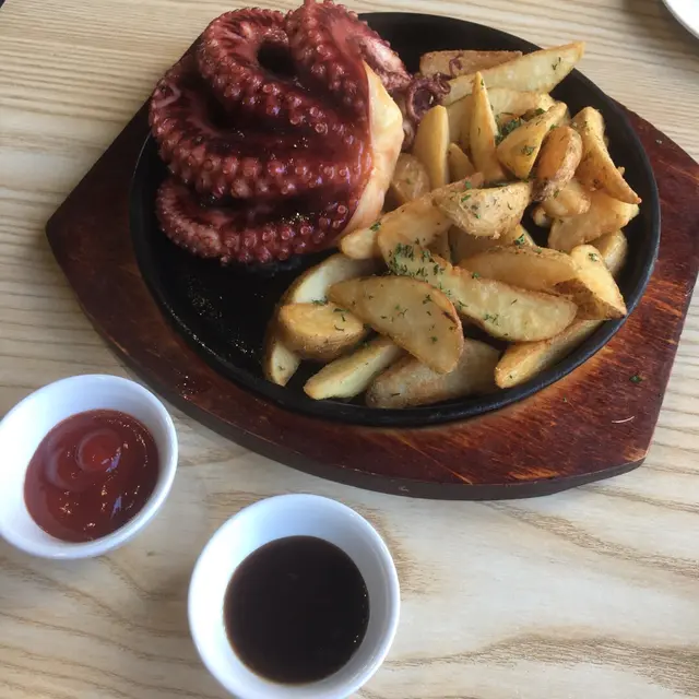 炸八抓魚配薯角