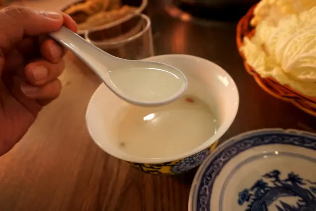 火瞳花膠魚肚雞湯