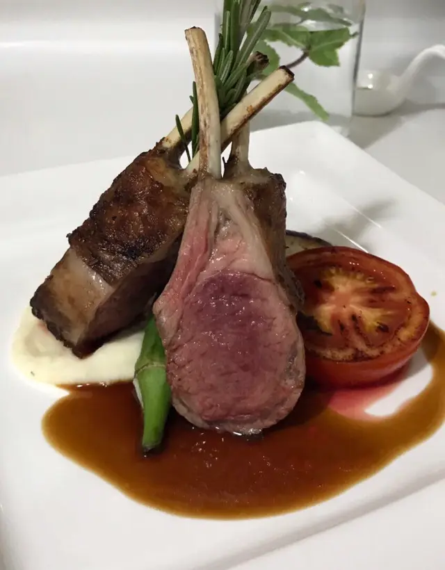 個羊有羊味但唔酥，肉質鮮嫩👍🏻