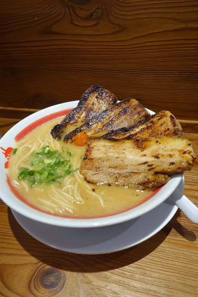 特盛炙燒豚肉拉麵