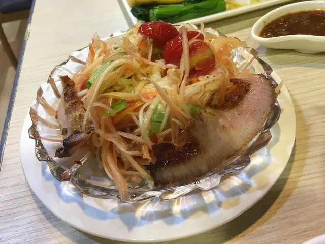 豬頸肉青木瓜沙律