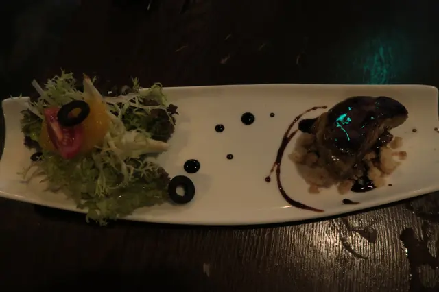 香煎法國鵝肝配芒果甜酸醬