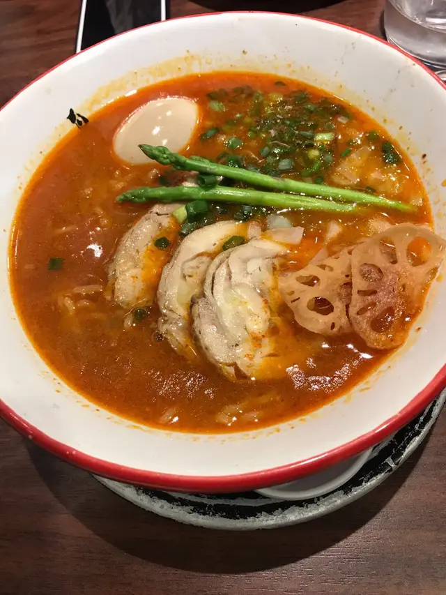 辛辣白雞湯拉麵