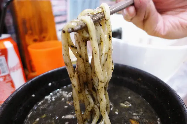 魚介豚骨焙煎黑芝麻沾麵