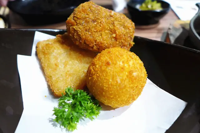 榴槤炸彈、墨魚漿餅、紫心薯餅