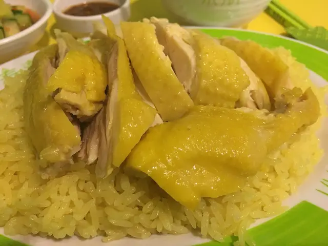 雞飯近鏡相。嘩。有雞脾食👍🏻