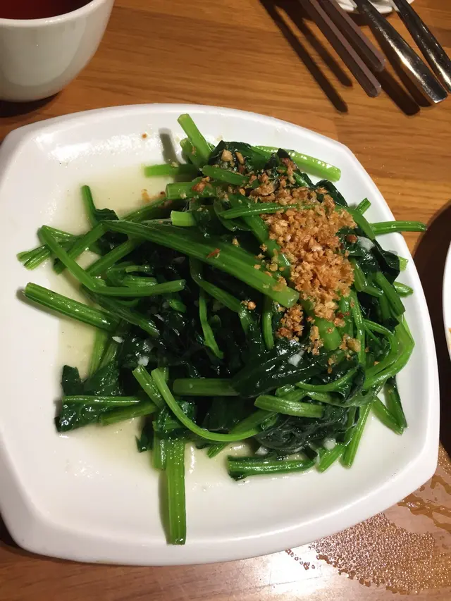 蒜茸炒菠菜