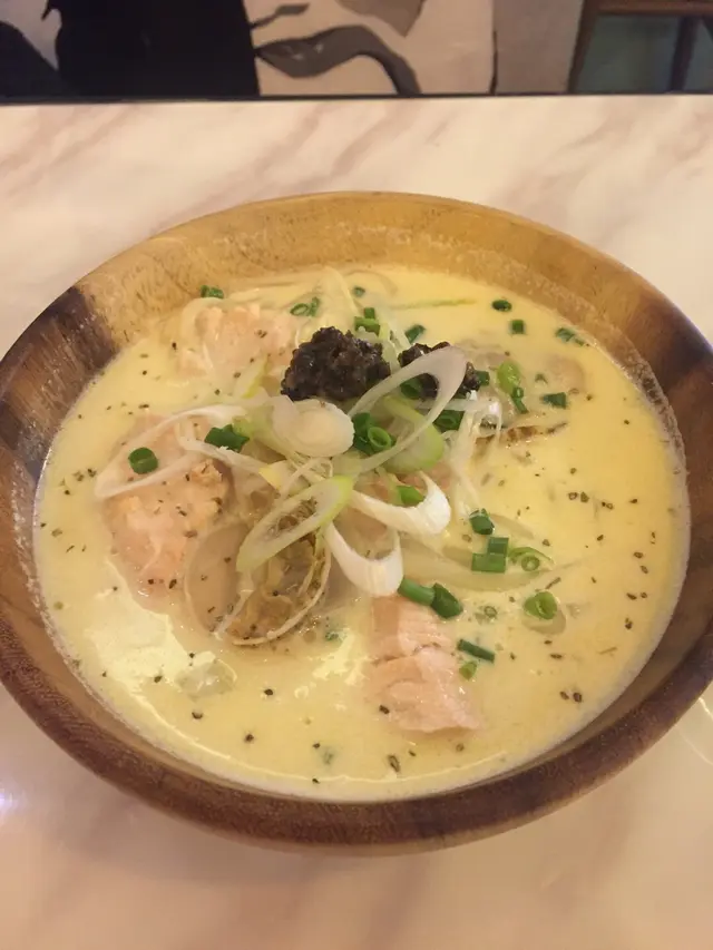 黑松露忌廉海鮮烏冬