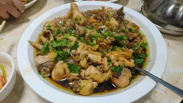 客家葱油蒸鲜鸡(例)
