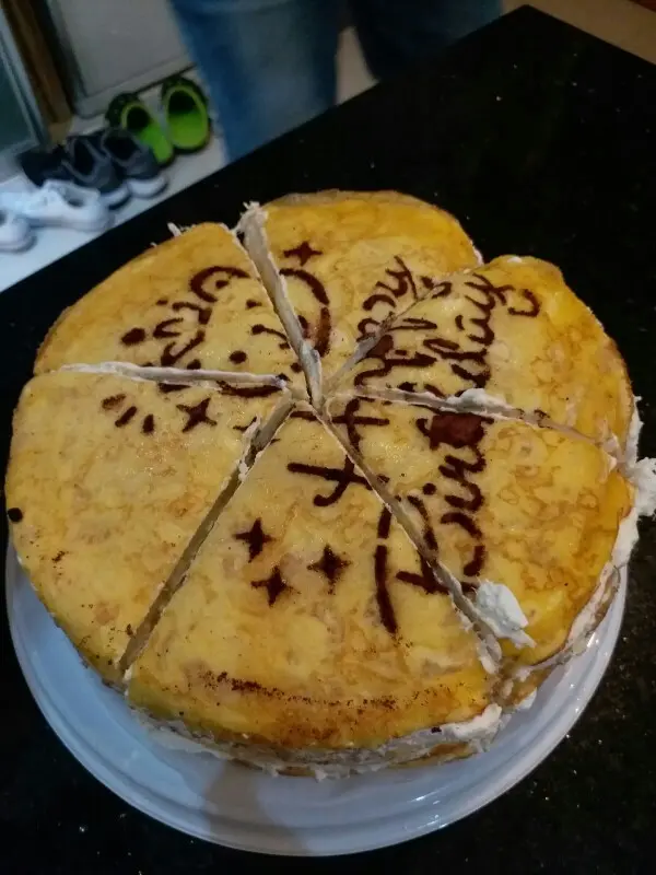 不得不又要介紹返呢間甜品店~芝麻開門。今次訂左個榴槤千層做生日蛋糕，老闆娘好細心地幫我在蛋糕面上加字，令蛋糕更添色彩。朋友收到也很開心，大家都好鐘意食，超正😋😋