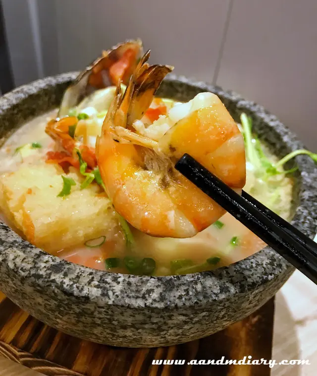 蕃茄魚湯海鮮石鍋配手打烏冬