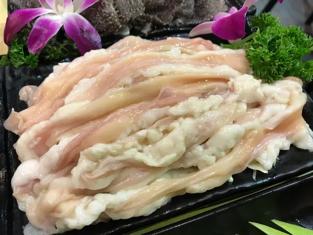 咁肥既鵝腸真係少見😂出面好多都比d咬極唔斷既橡筋你，呢到有肥膏既油脂味😋