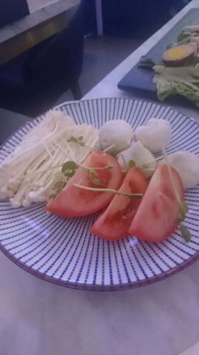 金菇、番茄、