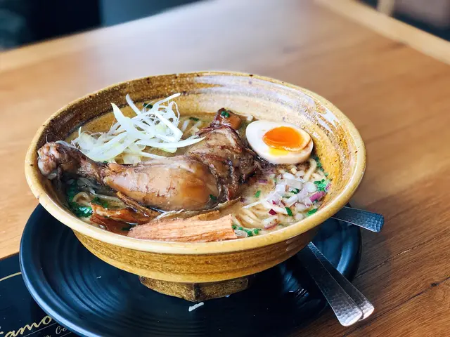 雞白湯醬油拉麵