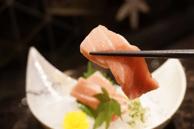 吞拿魚腩